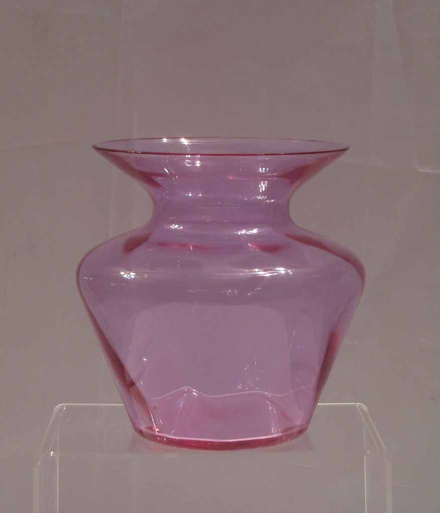 Heisey #4220 Janice Vase, Swirl Optic, Alexandrite, 1930-1935