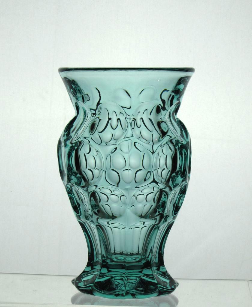Heisey #1506 Whirlpool Vase, Zircon, 1938-1939
