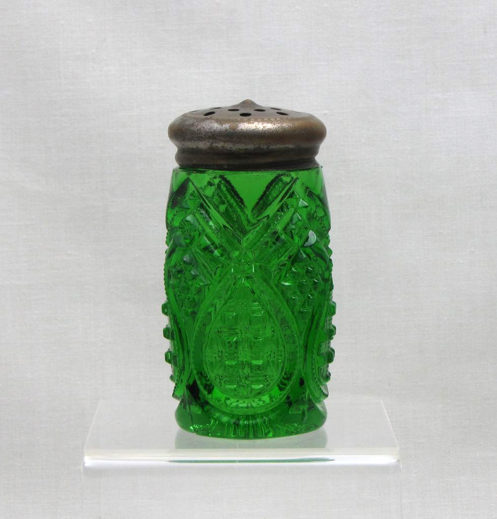 Heisey #1205 Fancy Loop, Salt Shaker, Emerald, 1896-1902