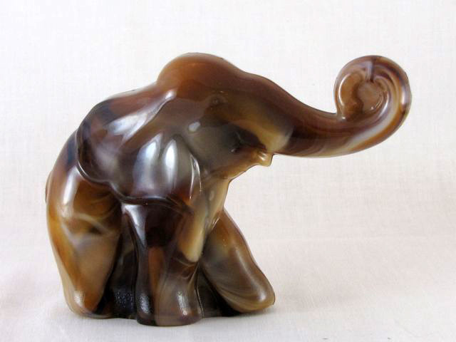 Heisey By Imperial Middle Elephant (Eminent Elephant) Carmel Slag 1969-1978
