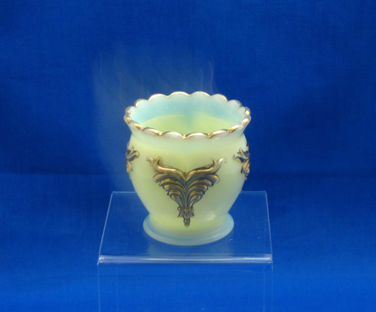Heisey #1280 Winged Scroll Toothpick, Ivorina Verde with Opalescent rim