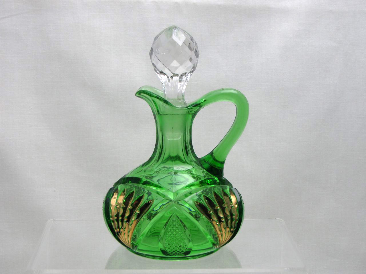 Heisey #1255 Pineapple and Fan, Oil Bottle, Emerald with gold decoration