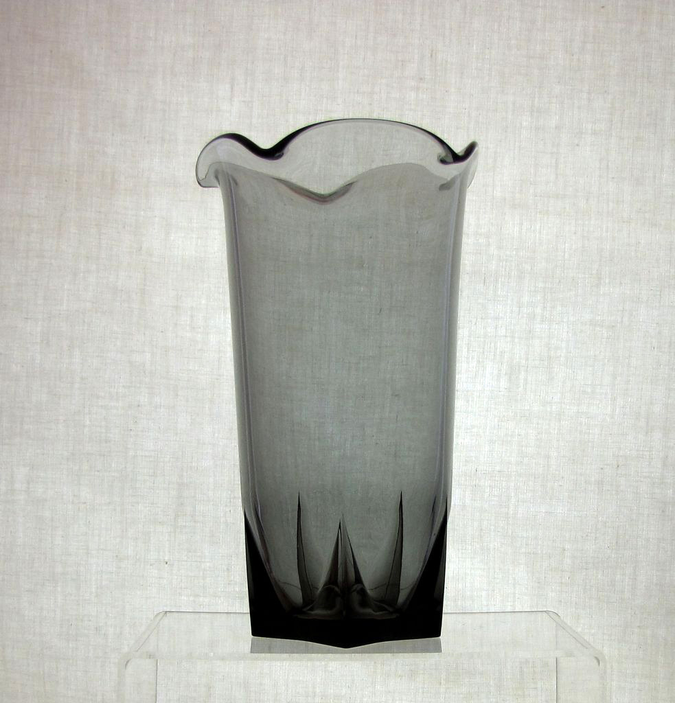 Heisey #1632 Lodestar Vase, Crimped, 7 14 inch, Dawn, 1955-1957