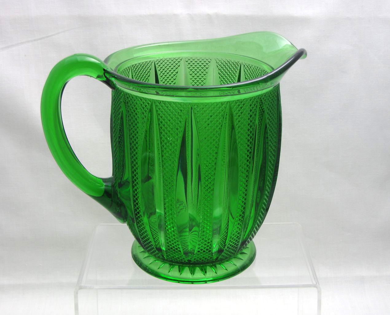 Heisey #150 Pointed Oval in Diamond Point, Jug, Emerald, 1896-1902