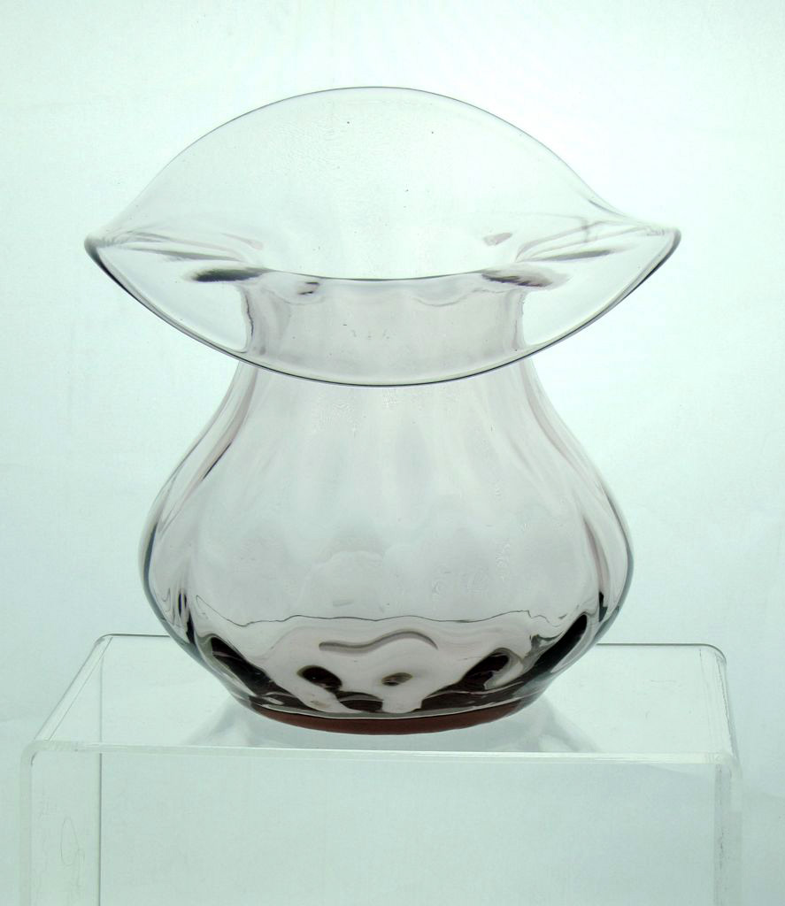 Heisey #516 Vase, Diamond Optic, Hawthorne, 1927