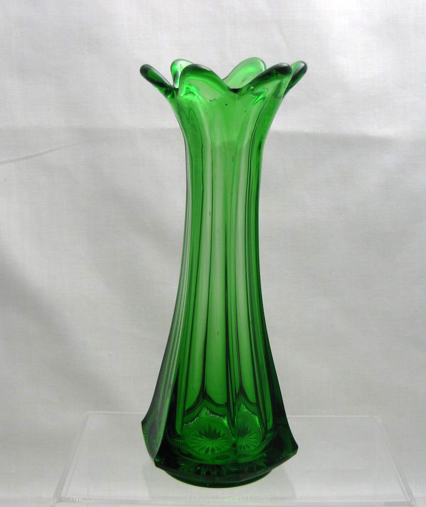 Heisey #300 12 Peerless, Vase, Emerald, 1899-1902