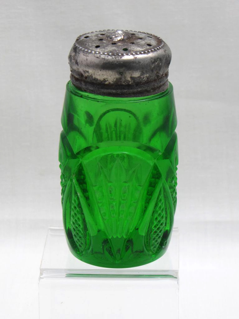 Heisey #1255 Pineapple and Fan Salt Shaker, Emerald, 1898-1902