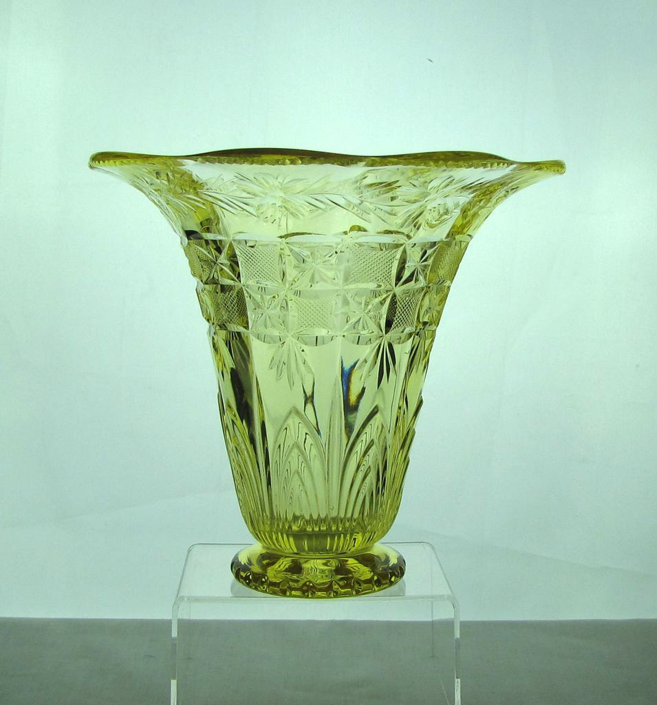 Heisey #1413 Cathedral Vase, Sahara with #809 Calcutta Cutting, 1932-19