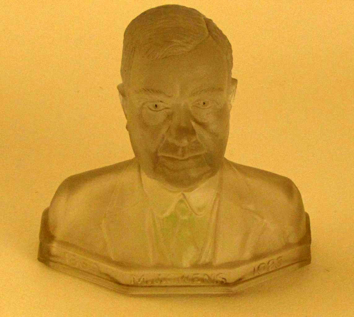 Heisey Mike Owens Bust, Crystal Satin finish, 1923